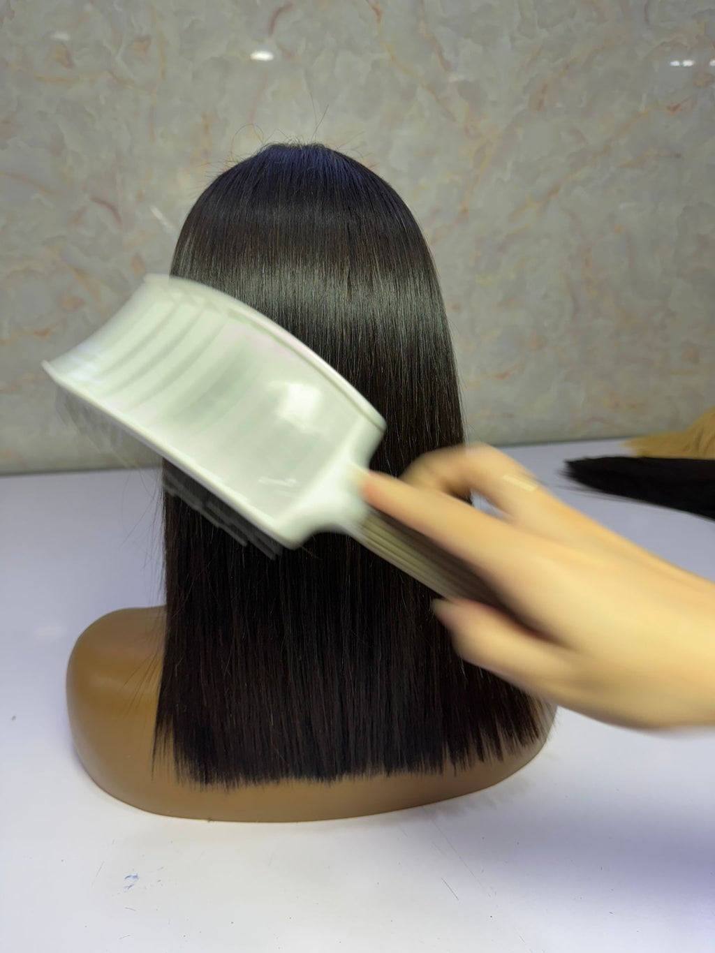 Luxe Lace Front Wig 28"